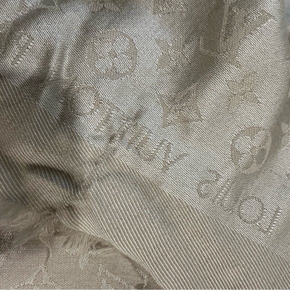 Original Louis Vuitton Shawl Greige - Picture 9 of 10